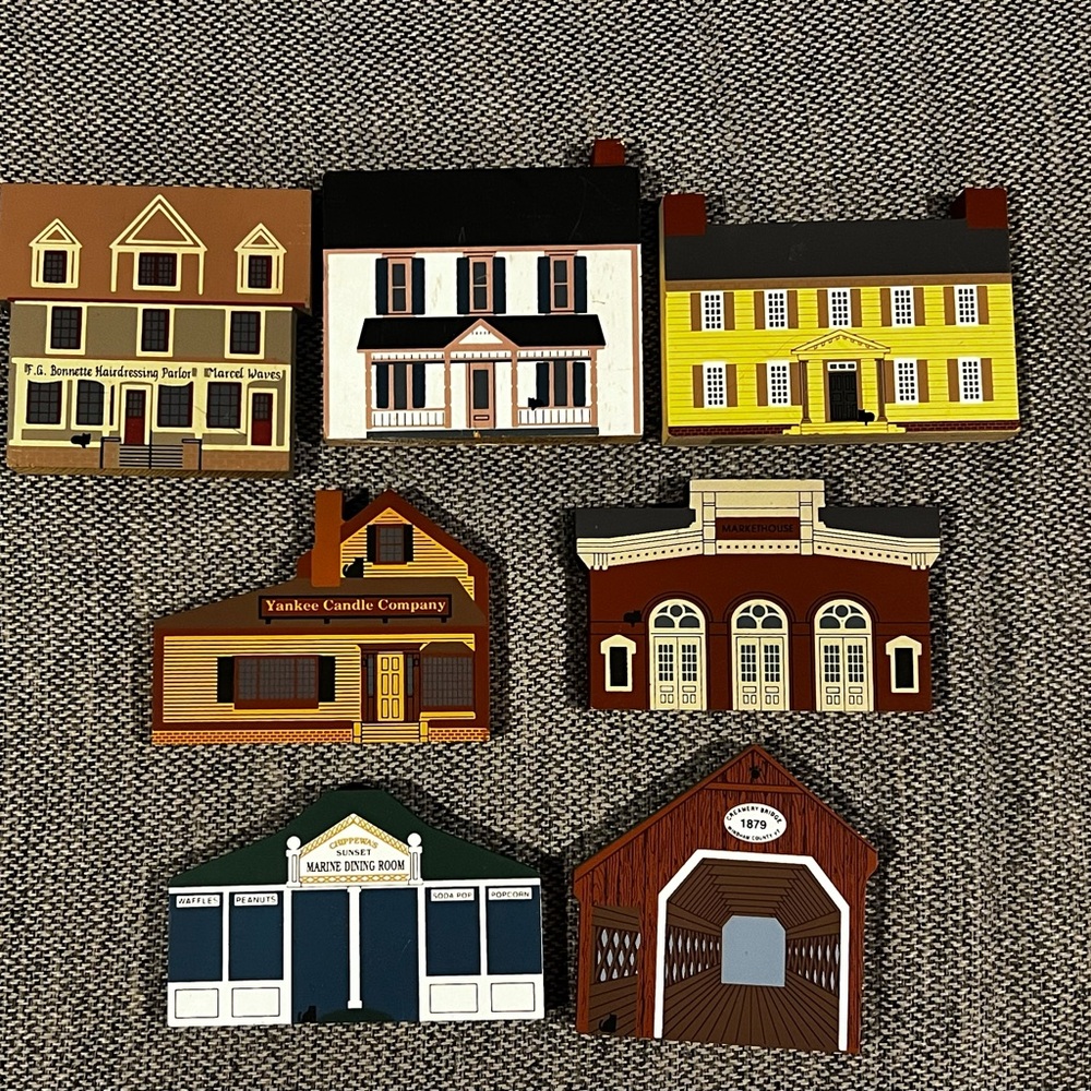 The Cat’s Meow Mixed lot of 7 historical village decor granny-core